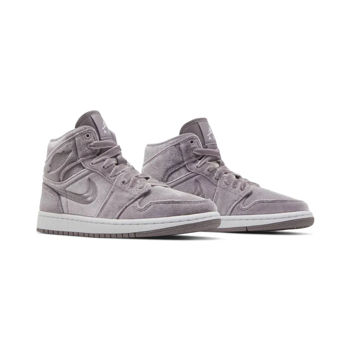 Air Jordan Women's 1 Mid SE