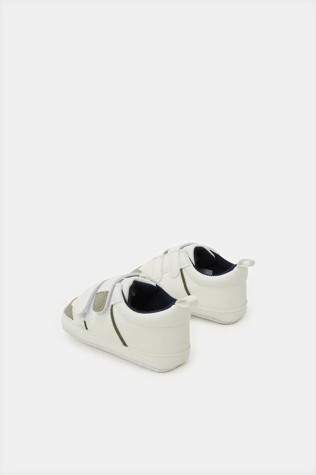 Baby White Velcro Pram Shoe