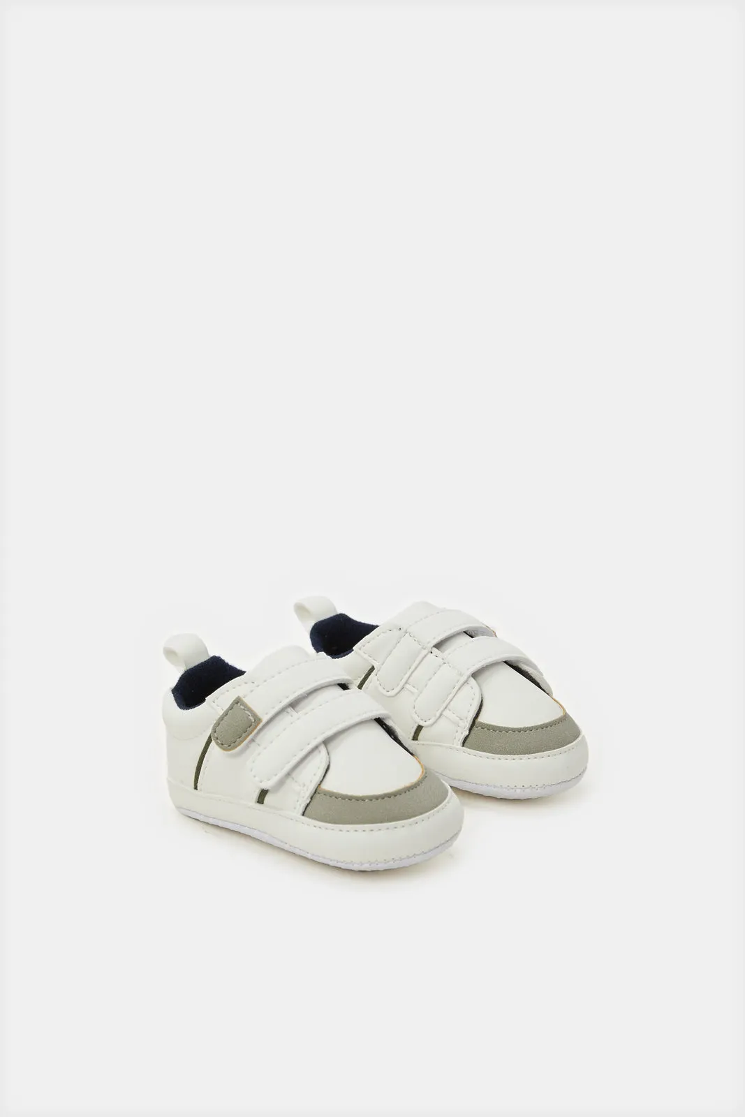 Baby White Velcro Pram Shoe