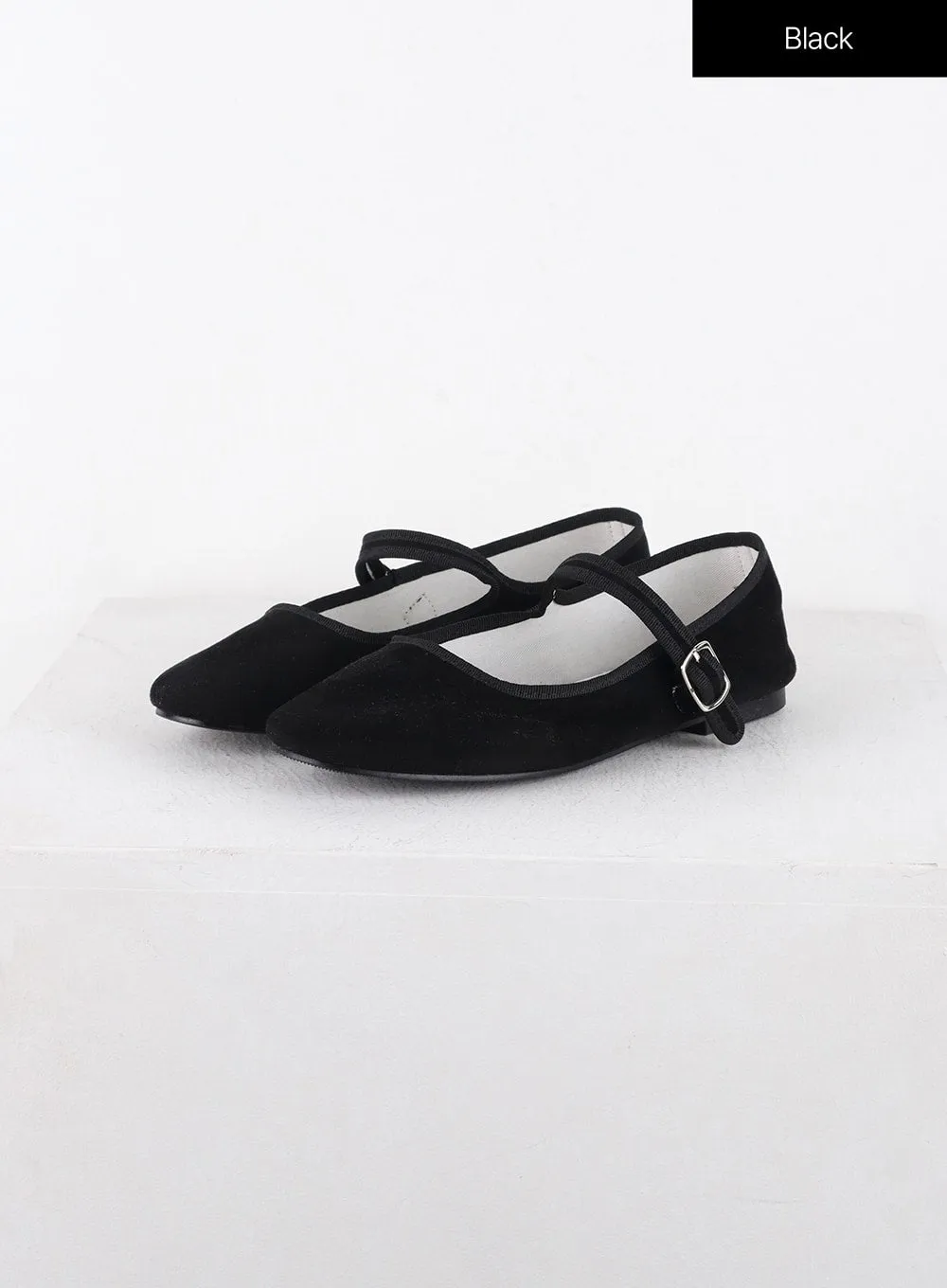 Buckled Flat Velvet Shoes OD320