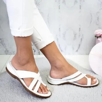 Flat toe sandals