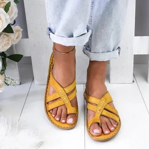 Flat toe sandals