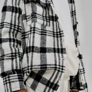 Long-Sleeved White Checkered Shirt