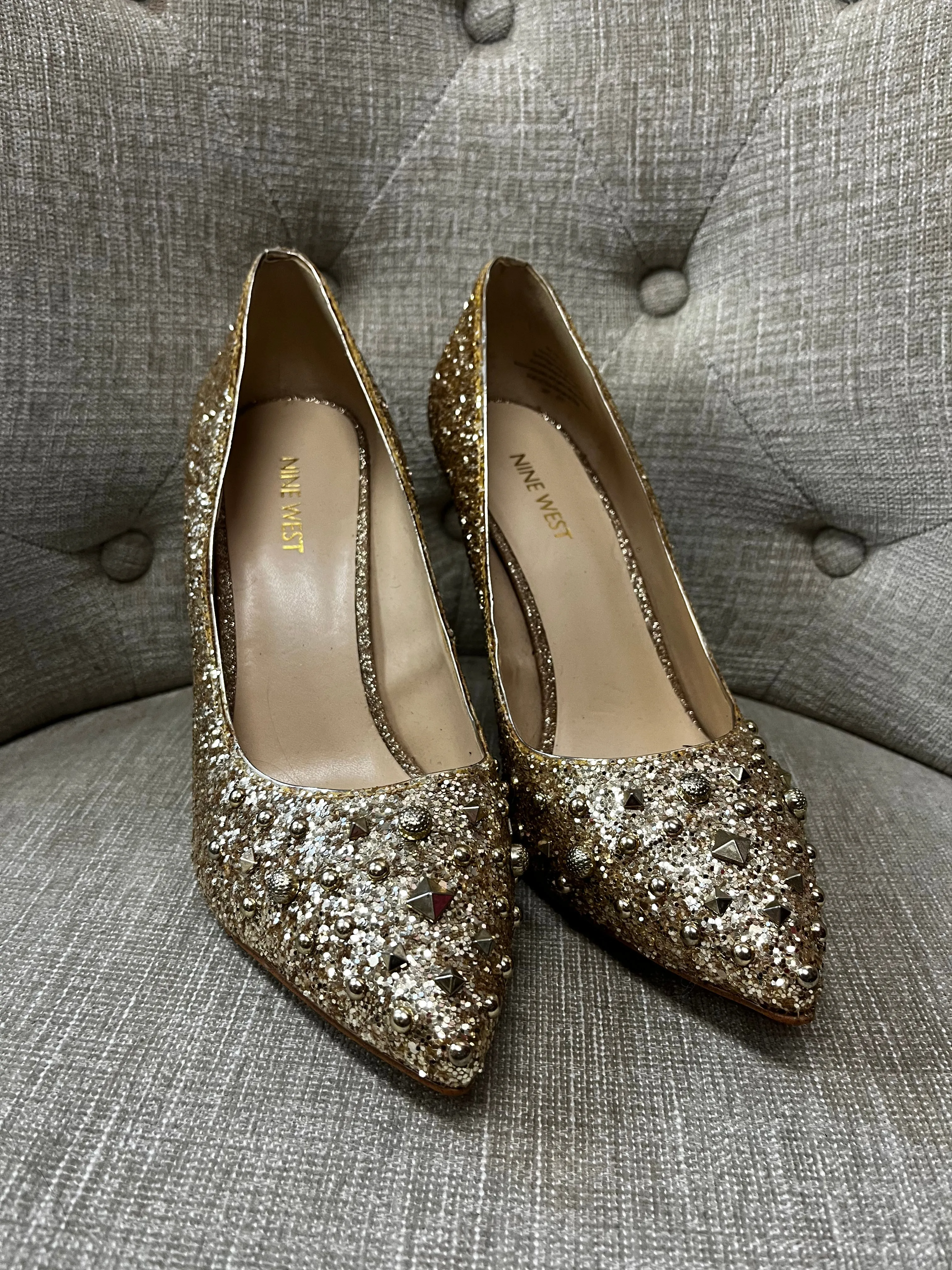 Nine West Gold Glitter Pumps (Size 9)