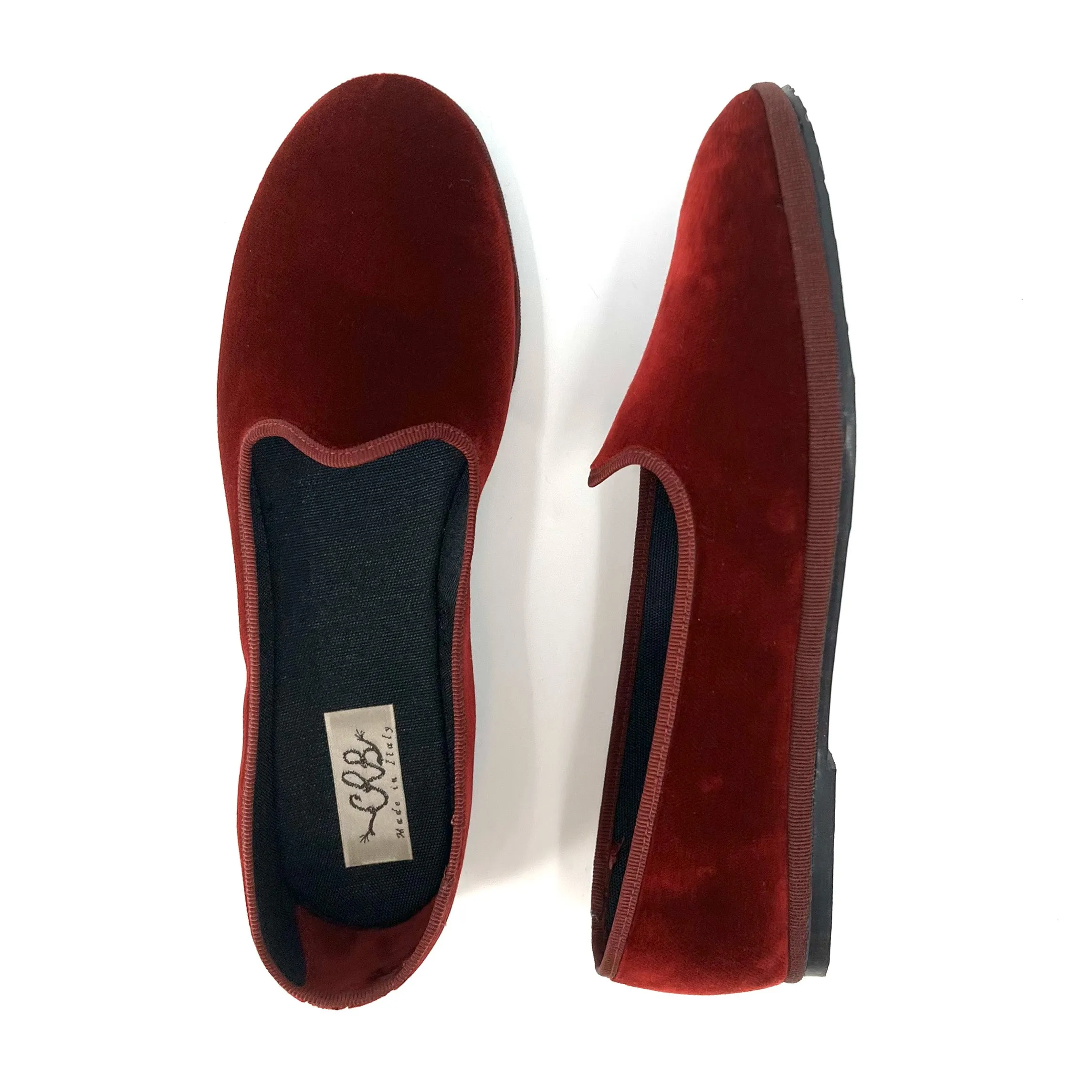 The Velvet Everyday Flat in Bordo