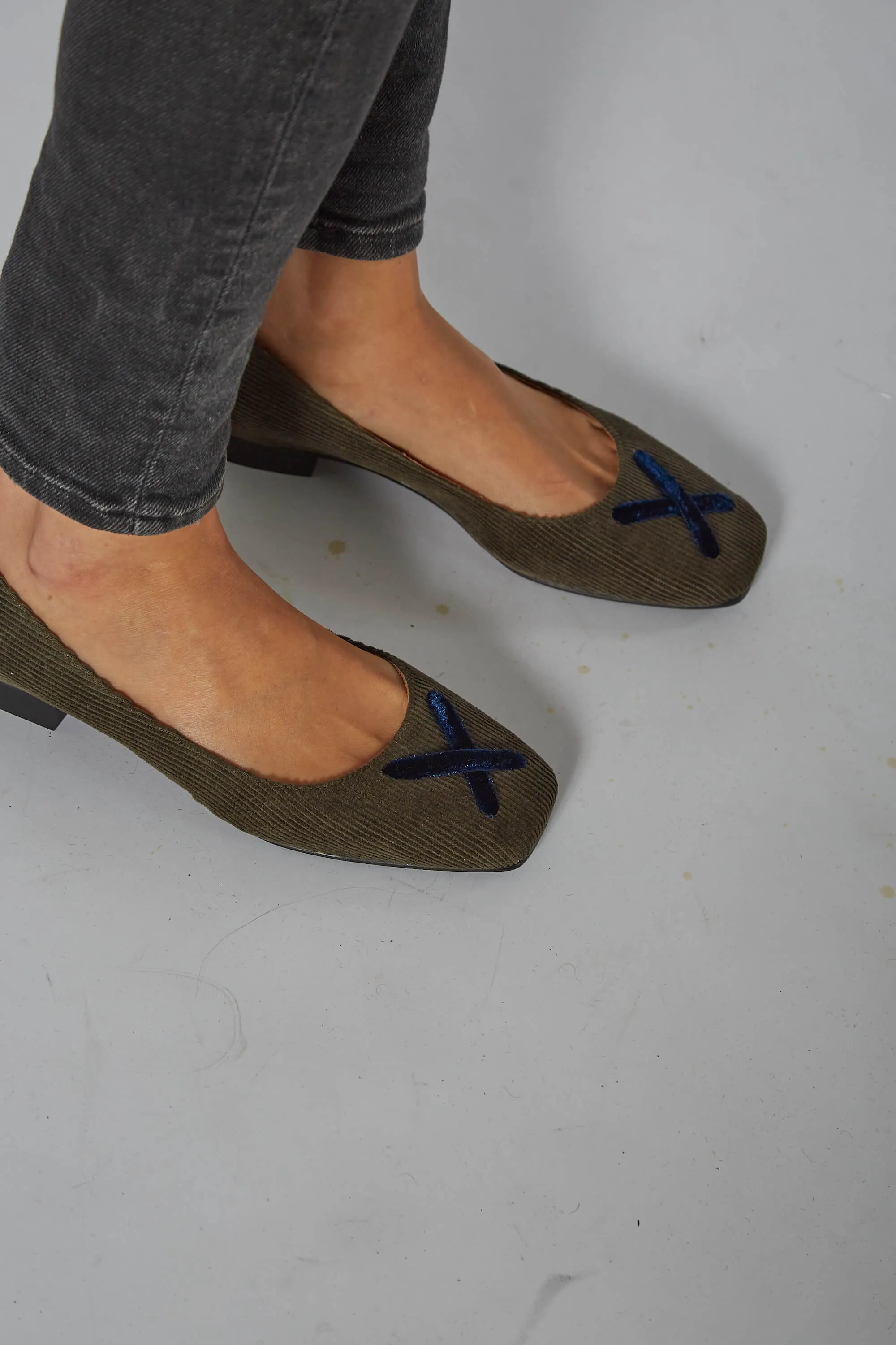 Velvet Cross Corduroy Vegan Ballerinas  | Green