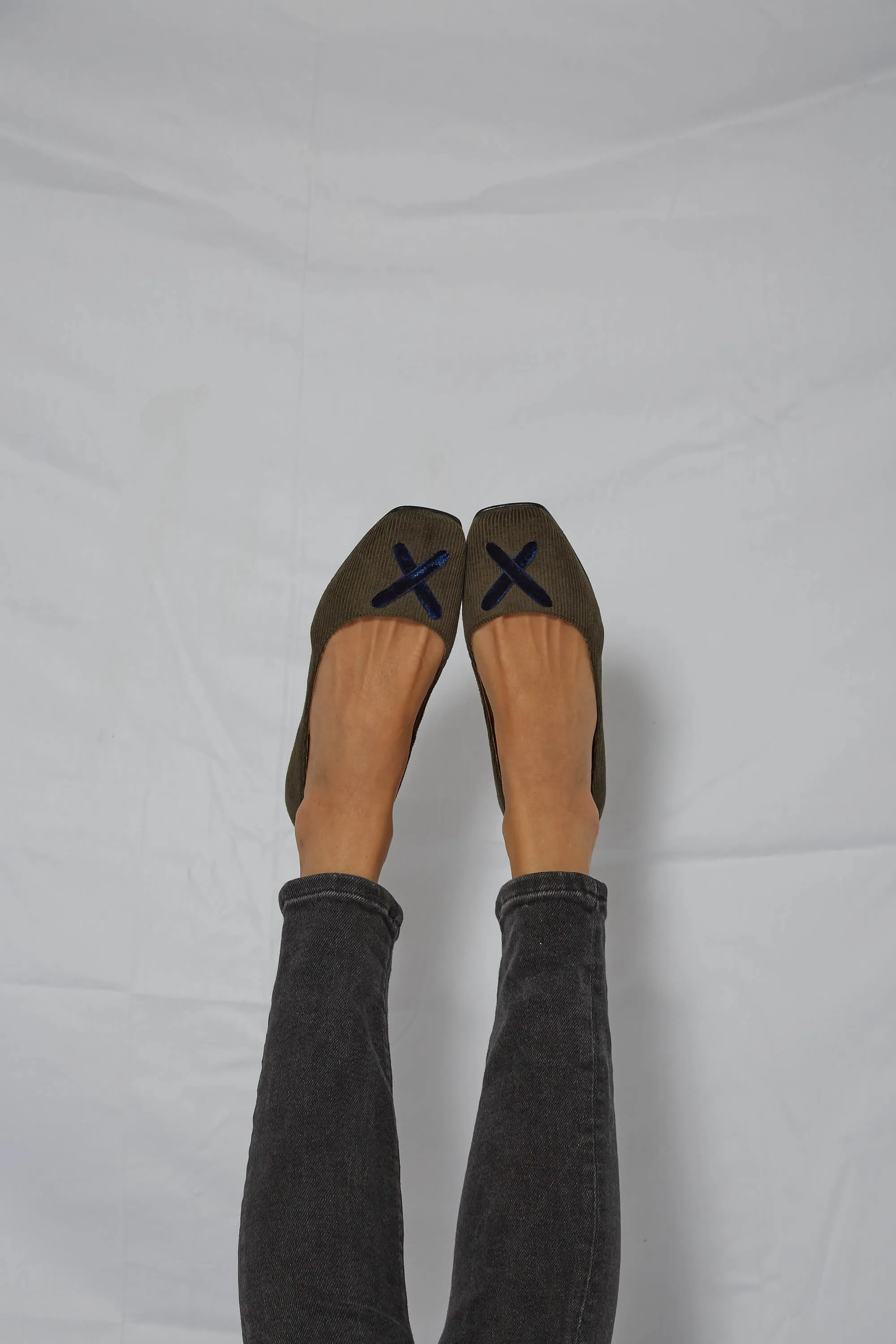 Velvet Cross Corduroy Vegan Ballerinas  | Green