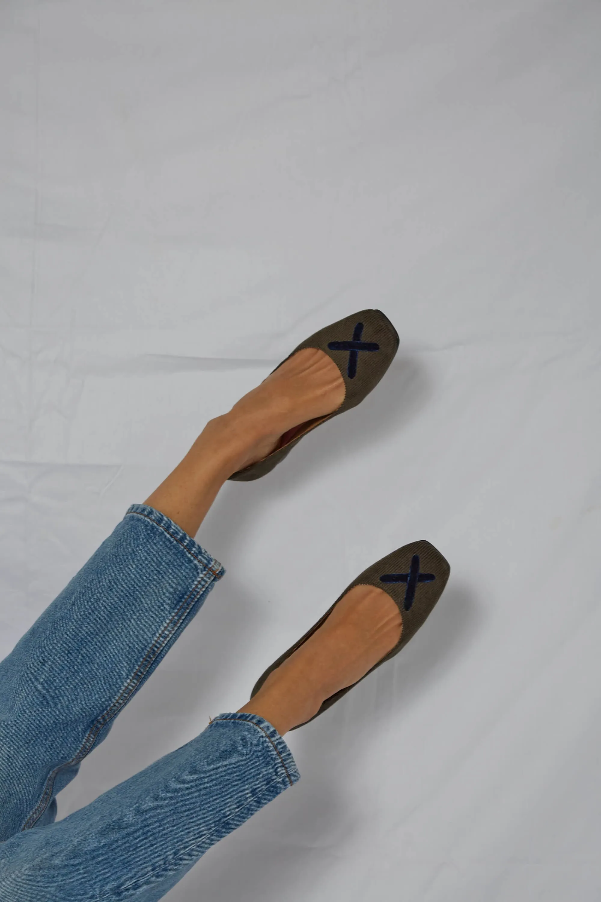 Velvet Cross Corduroy Vegan Ballerinas  | Green